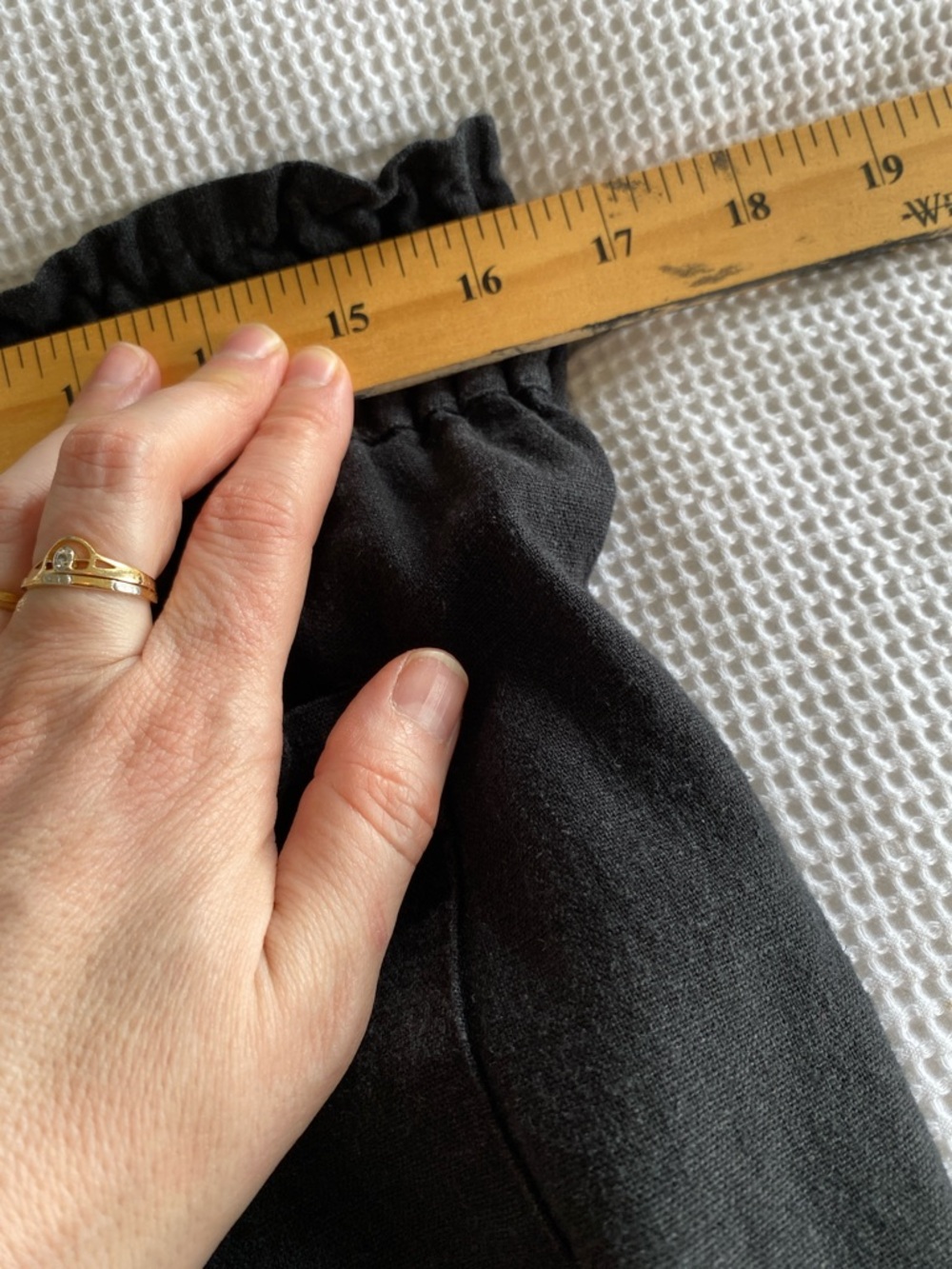 Roxy Black Linen/Viscose Blend Casual Pants with Drawstring and Flared Leg. - Picture 8 of 12